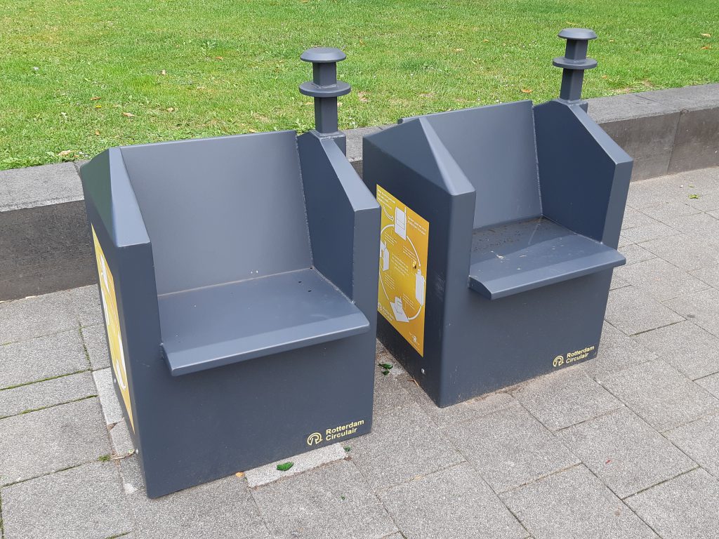 Rotterdam Daily Photo: Tired? Take a rest on a garbage container!