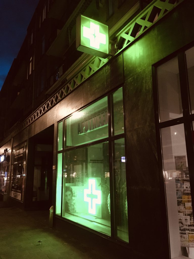 Rotterdam Daily Photo: 12 Languages help with healing