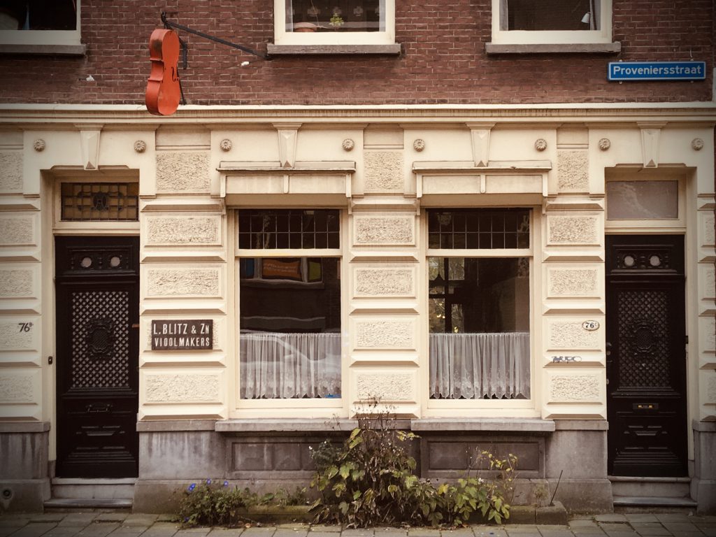 Rotterdam Daily Photo: Bowed strings in Rotterdam